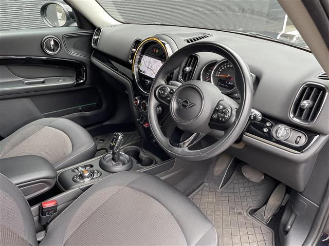 MINI Crossover 10