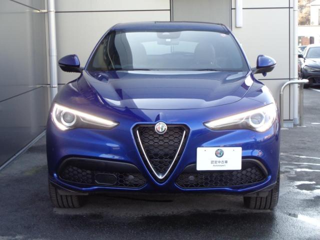 Alfa Romeo Stelvio 4
