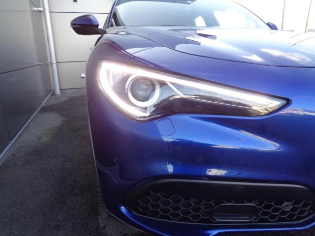 Alfa Romeo Stelvio 8