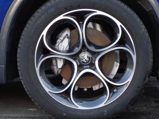 Alfa Romeo Stelvio 9