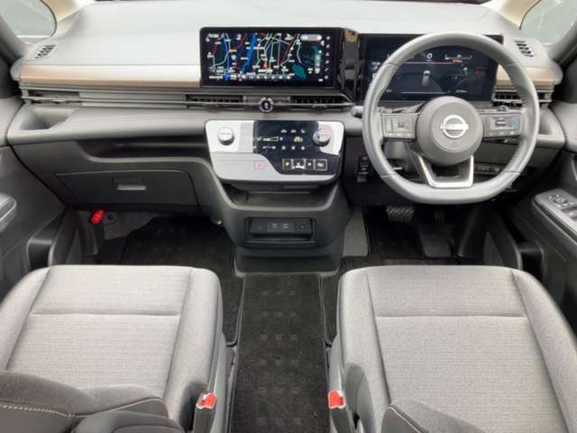 Nissan Serena 4