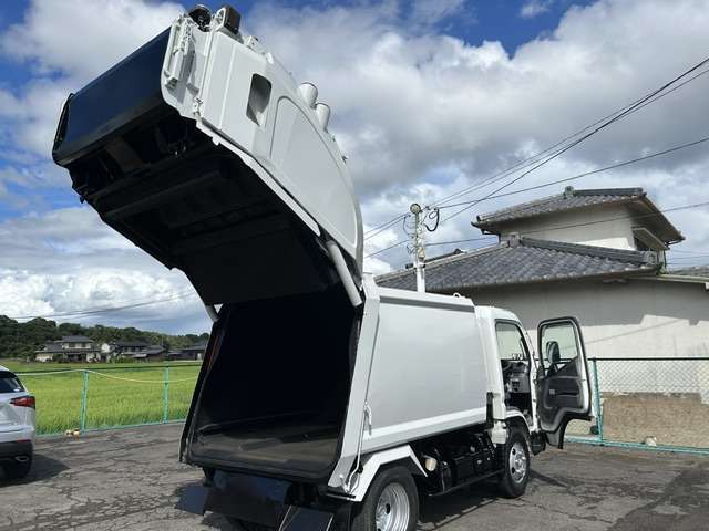 Mitsubishi Fuso Canter 11