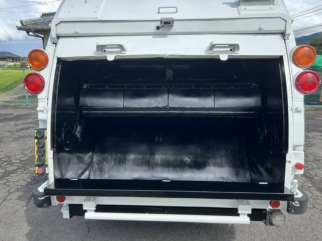Mitsubishi Fuso Canter 2