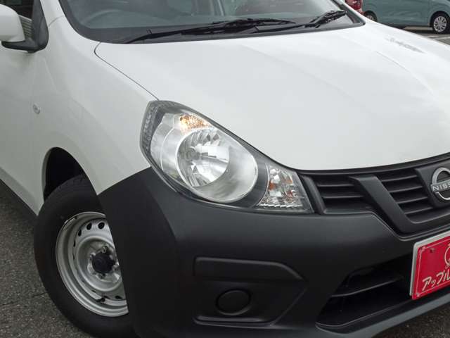 Nissan AD 11