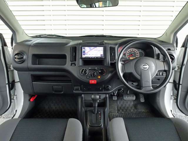 Nissan AD 3