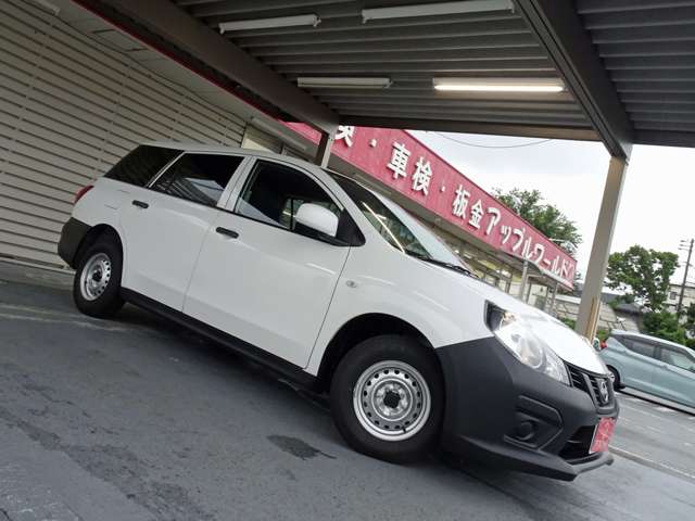 Nissan AD 10
