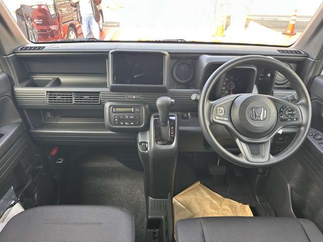 Honda N-VAN 8