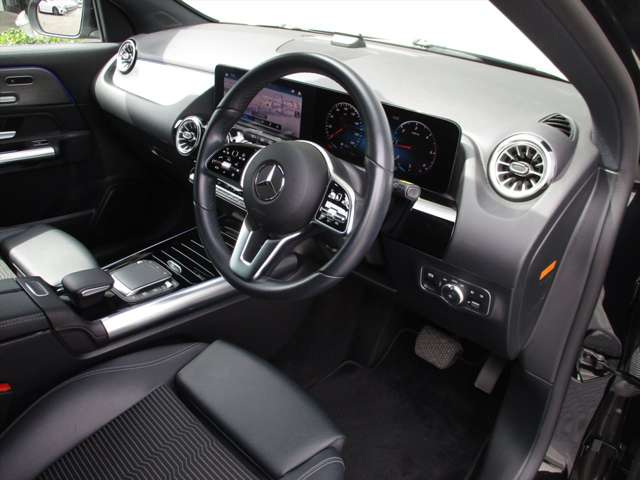 Mercedes-Benz GLA-Class 10