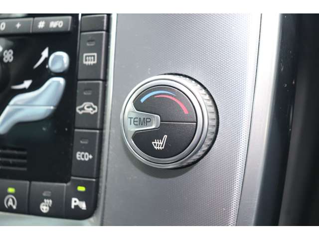 Volvo XC70 12