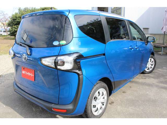 Toyota Sienta 9