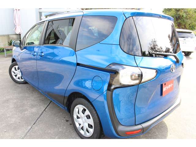 Toyota Sienta 10