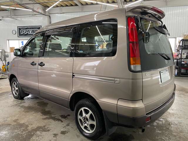 Toyota Light Ace Noah 9