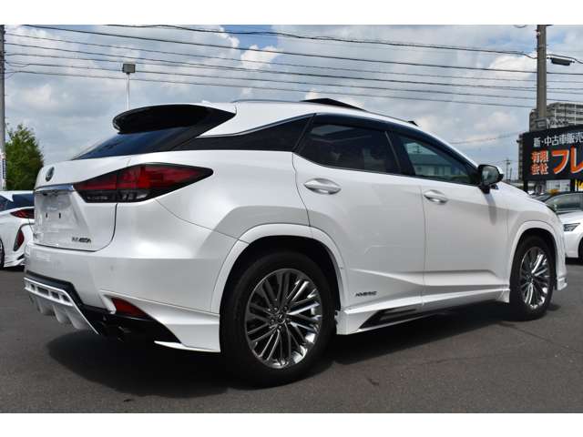 Lexus RX 9