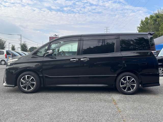 Toyota Voxy 11