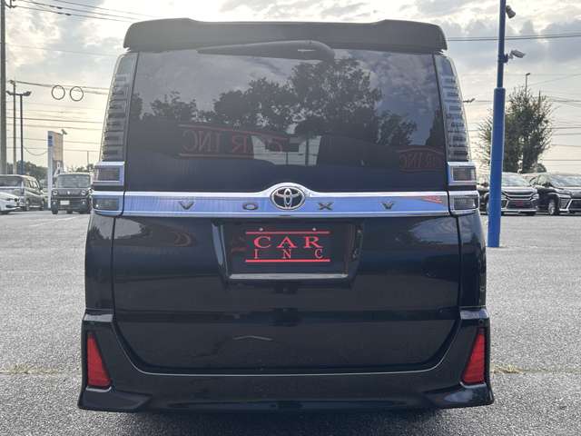 Toyota Voxy 9