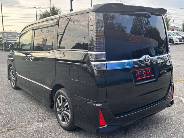 Toyota Voxy 10