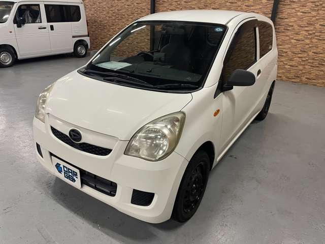 Daihatsu Mira 4