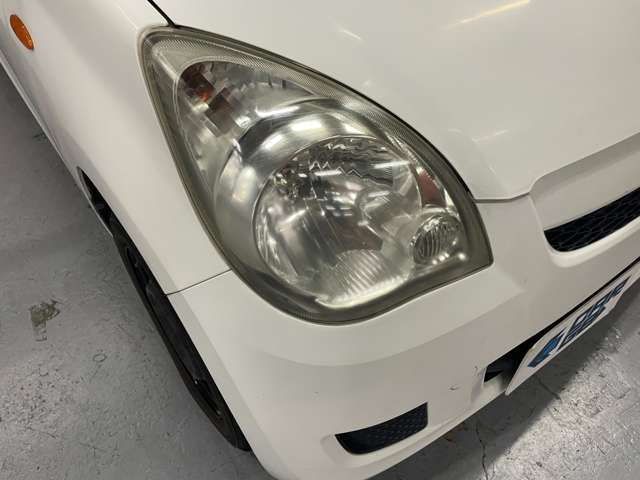 Daihatsu Mira 5