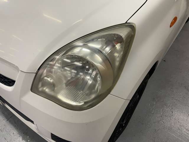 Daihatsu Mira 6