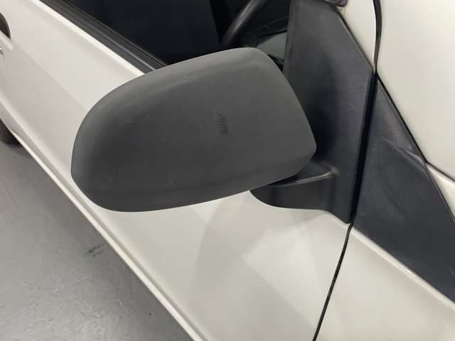 Daihatsu Mira 8