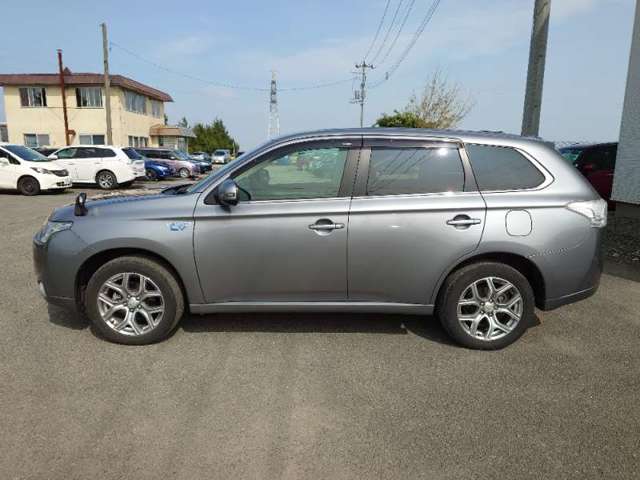 Mitsubishi Outlander PHEV 9