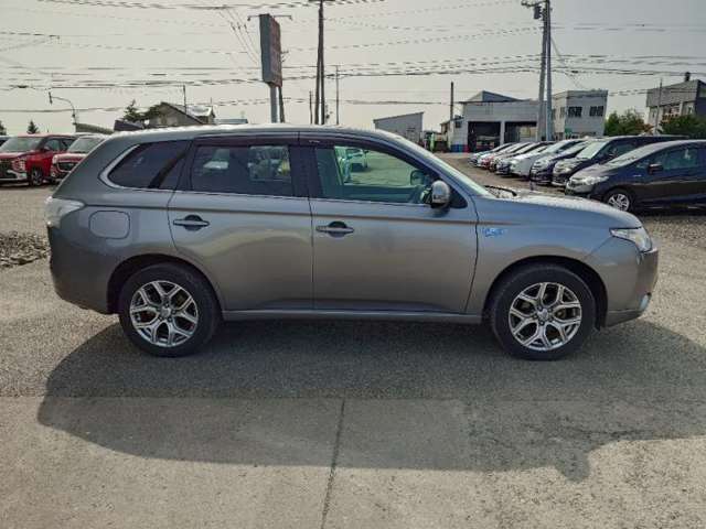 Mitsubishi Outlander PHEV 10