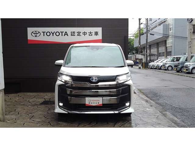 Toyota Noah 3
