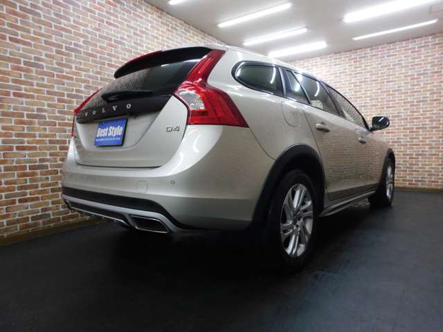 Volvo V60 Cross Country 4