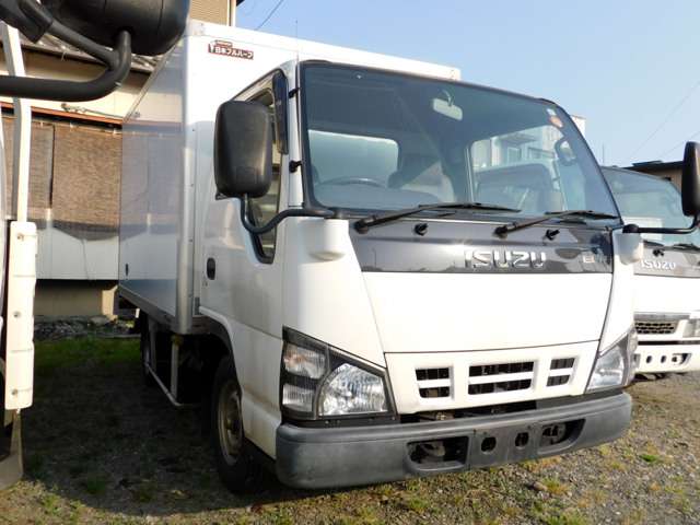 Isuzu Elf 3