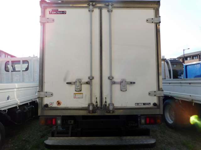 Isuzu Elf 6