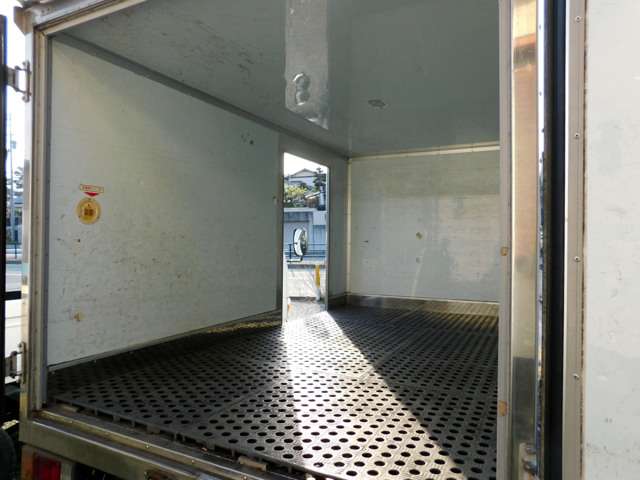 Isuzu Elf 9