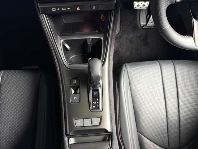 Lexus LBX 12