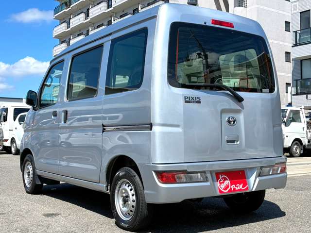 Toyota Pixis Van 11