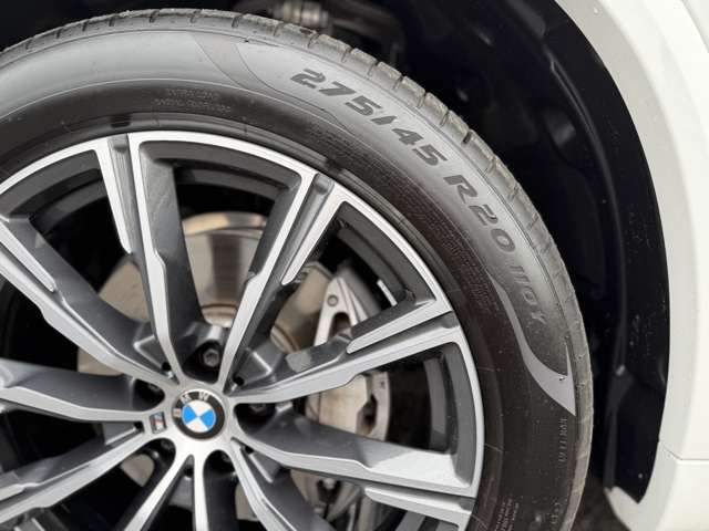 BMW X5 8