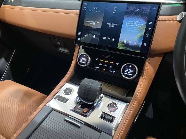 Jaguar F-Pace 11