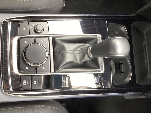 Mazda CX-30 10