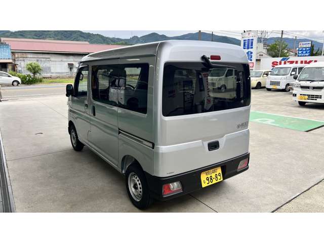 Daihatsu Hijet Cargo 3