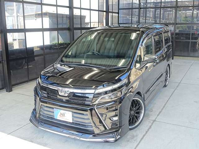 Toyota Voxy 4