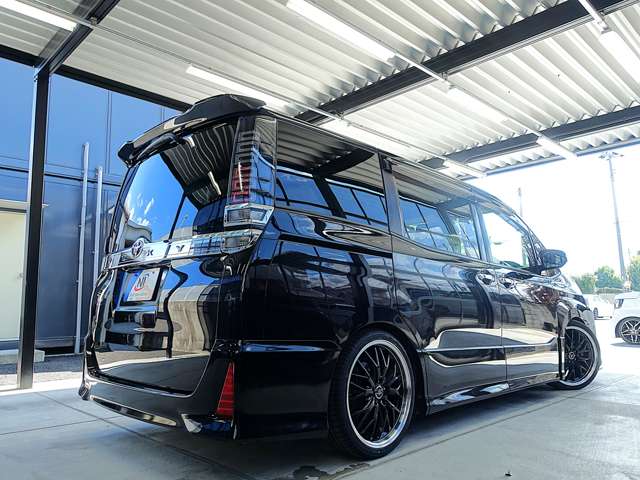 Toyota Voxy 7