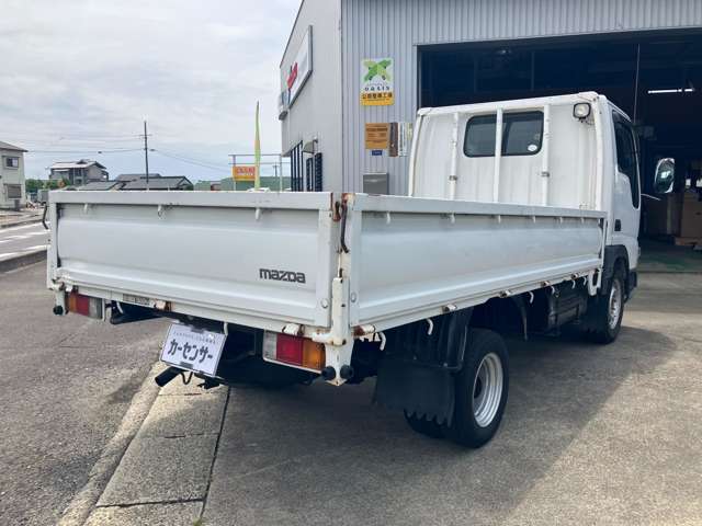 Mazda Titan Dash 8