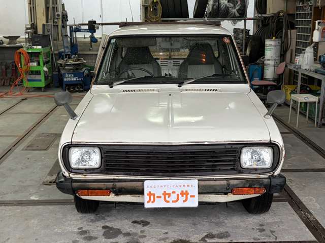 Nissan Sunny Truck 4