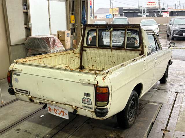 Nissan Sunny Truck 7