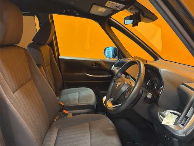 Toyota Voxy 7