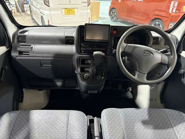 Daihatsu Hijet Cargo 2