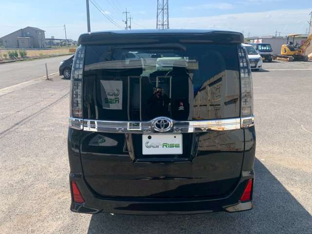Toyota Voxy 10