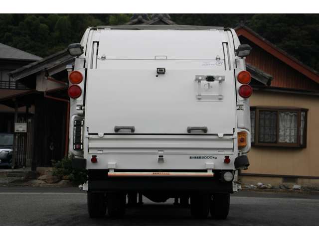 Isuzu Elf 10