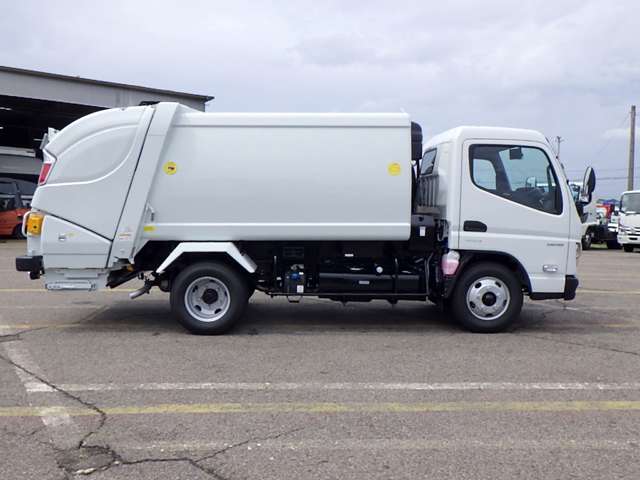 Mitsubishi Fuso Canter 7