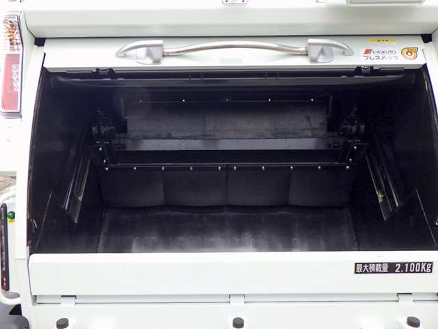 Mitsubishi Fuso Canter 9