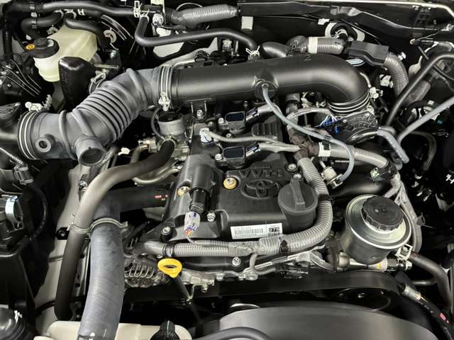 Toyota Land Cruiser FJ 12