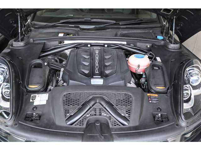 Porsche Macan 2